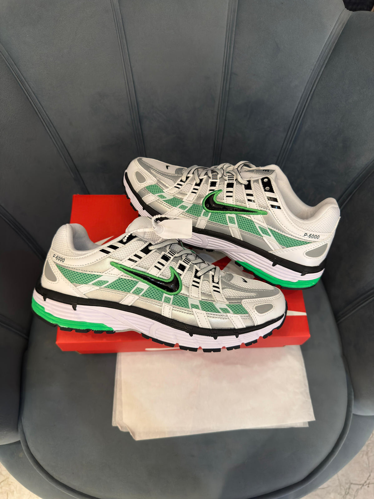 NIKE P 6000 TRAINER METALLIC GREEN