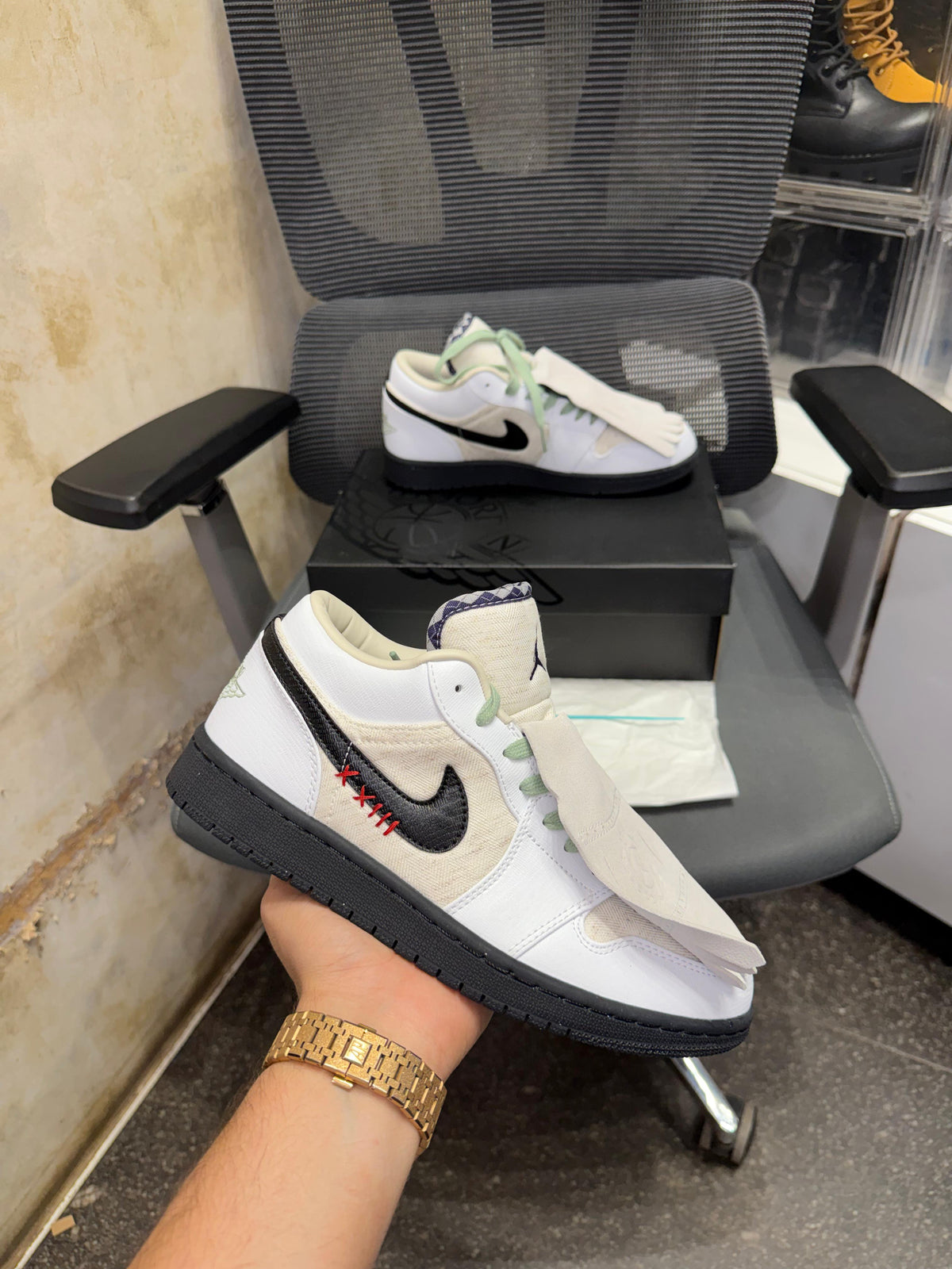 NIKE AIR JORDAN 1 LOW SE GOLF SHROUND LIGHT OREWOOD