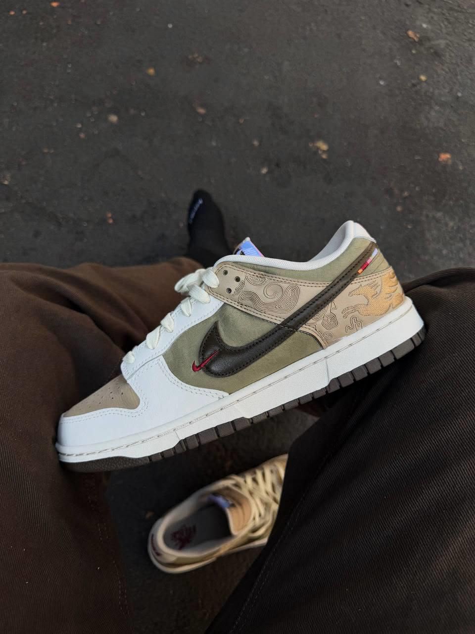 NIKE DUNK LOW SE RETRO LNY YEAR OF THE HORSE