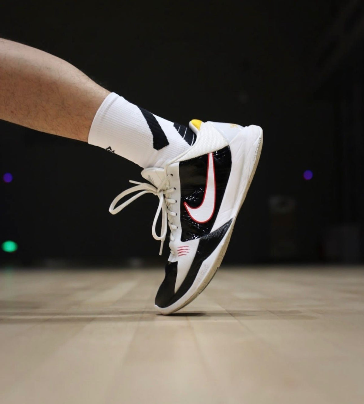 NIKE KOBE 5 PROTRO BRUCE LEE