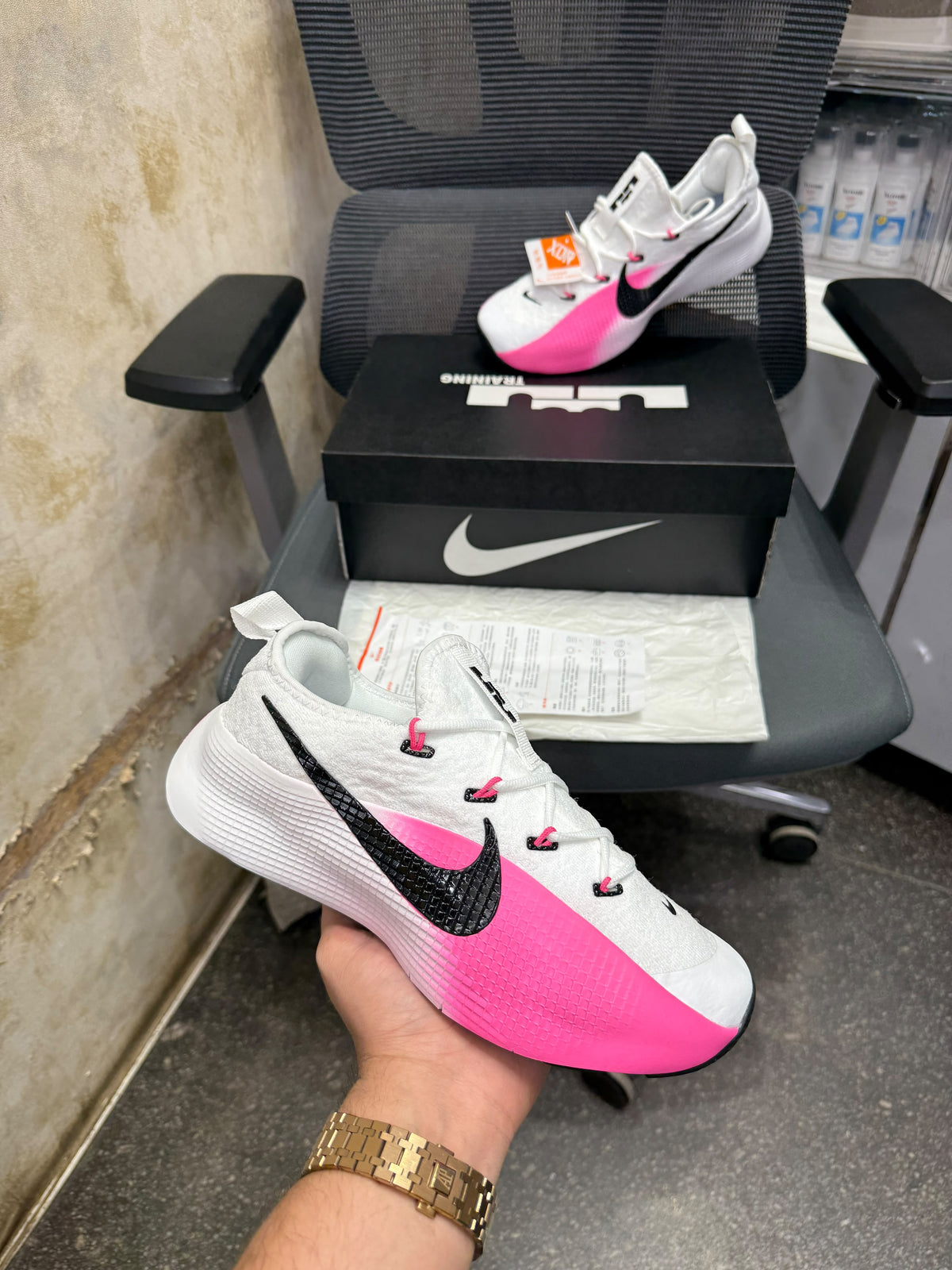 NIKE LEBRON TR 1 WHITE PINK