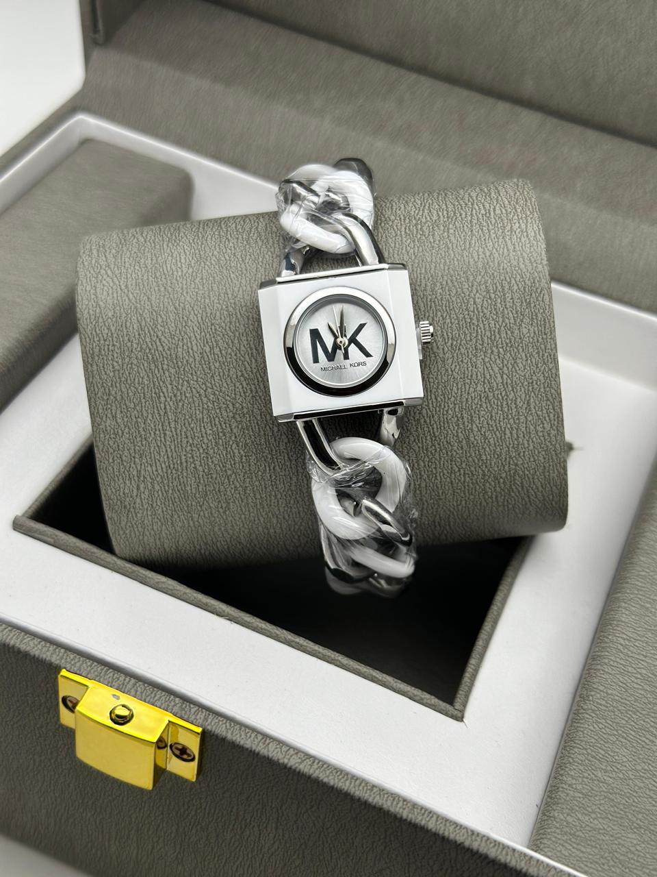 LADIES WATCH