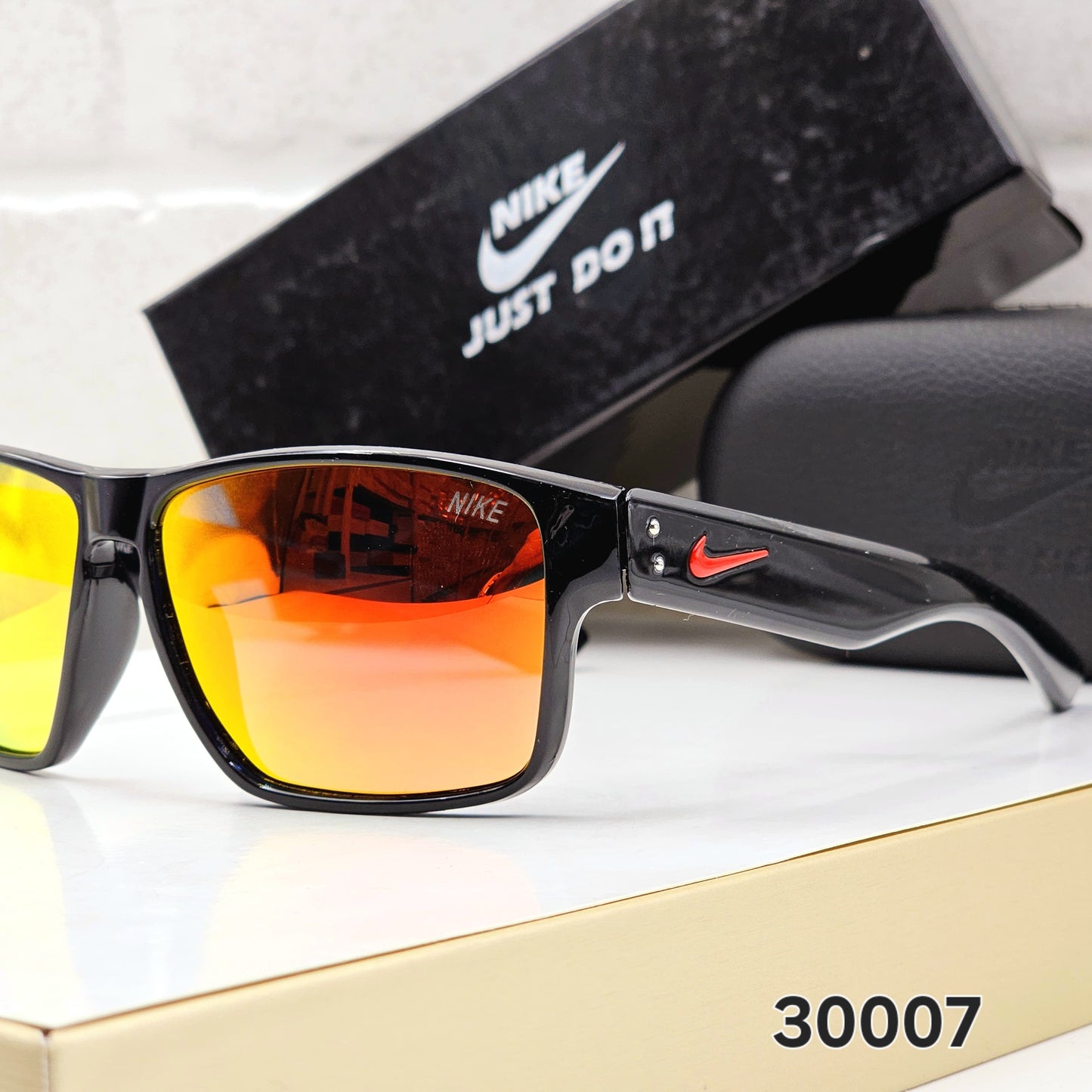 NIKE SQUARE POLORISE