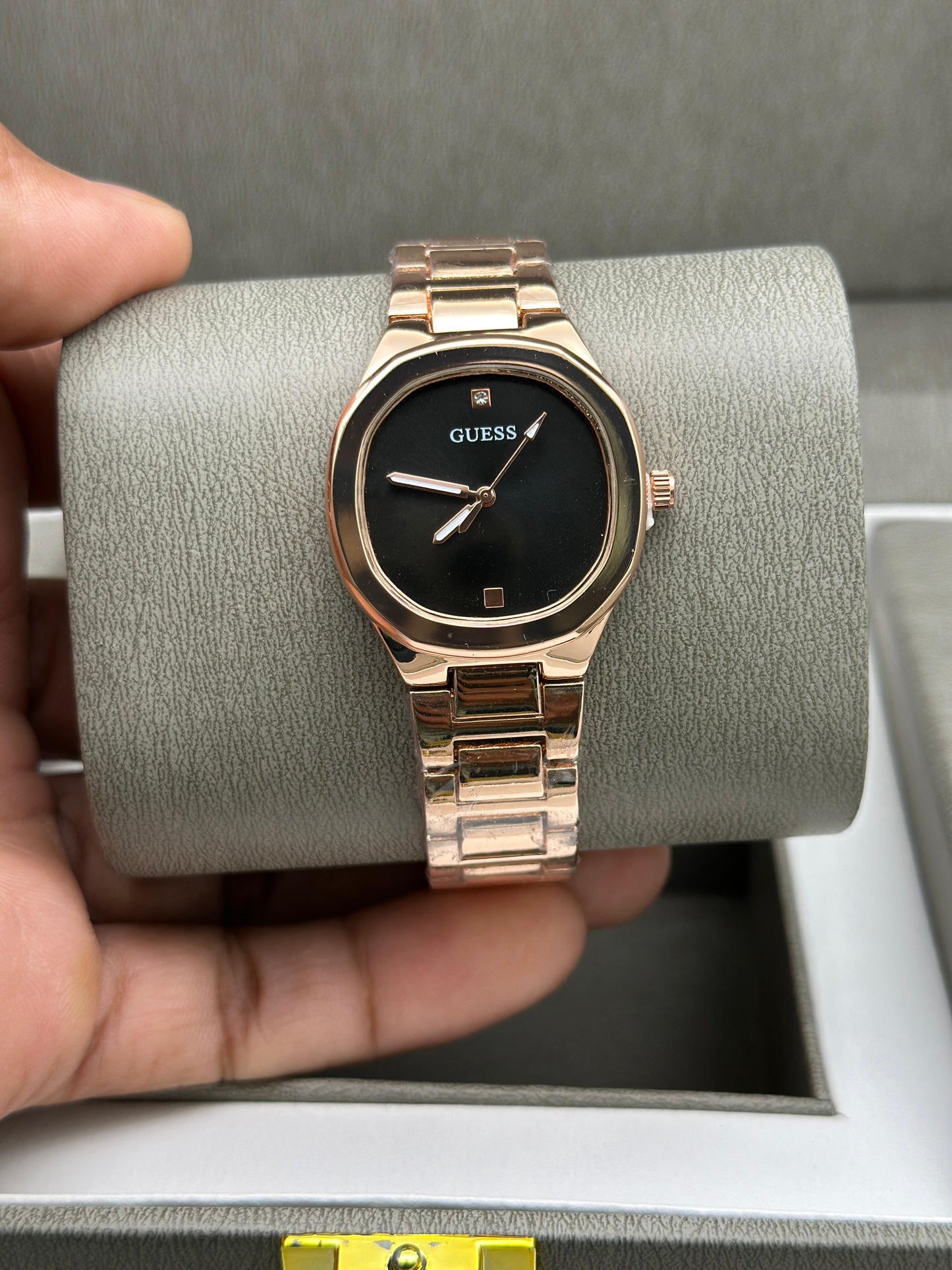 GUESS WATCH