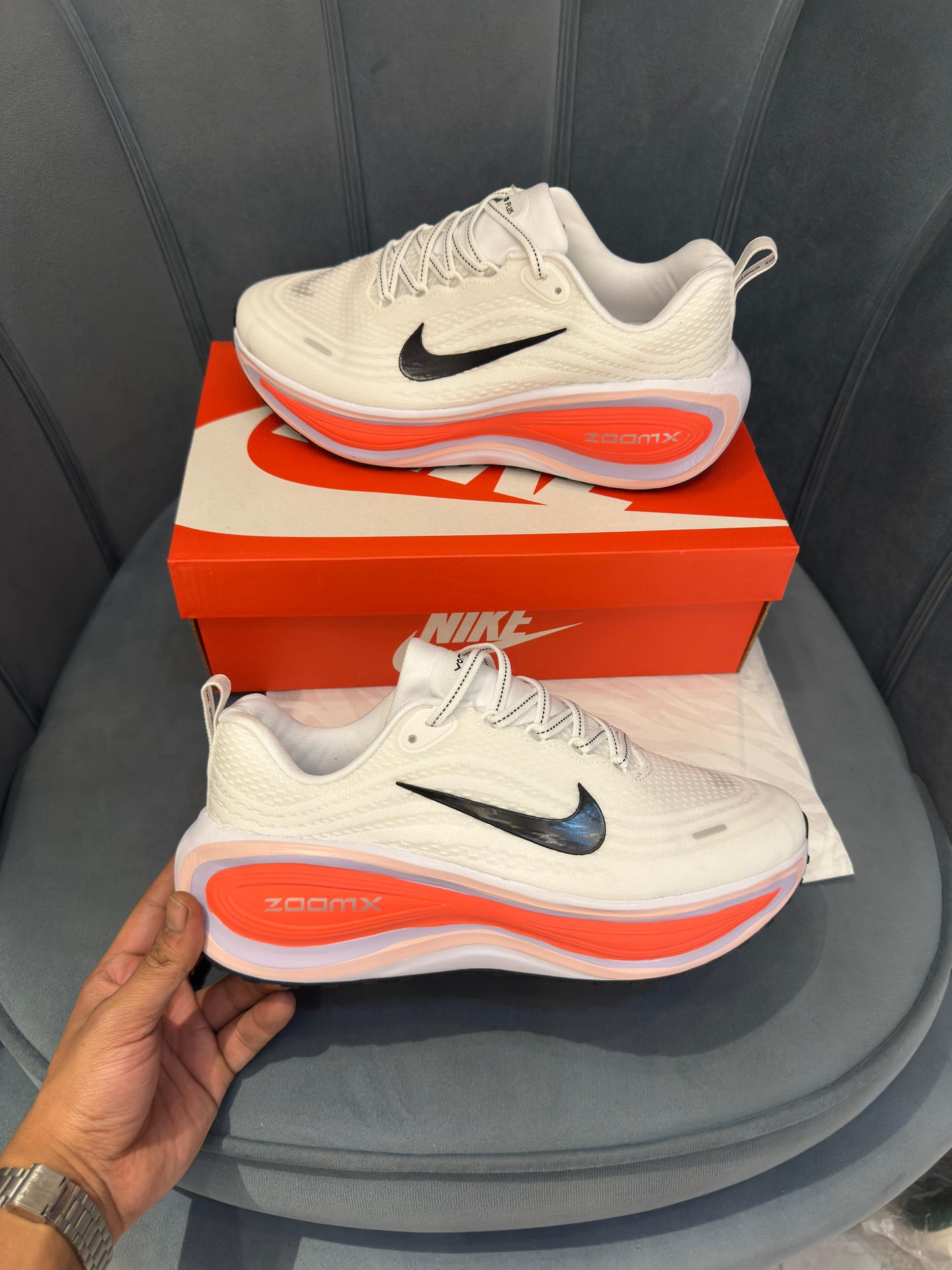 NIKE VOMERO PLUS WHITE BLACK BRIGHT CRIMSON