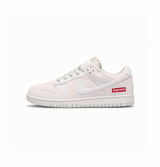 NIKE SB  DUNK SUPREME BEIGE