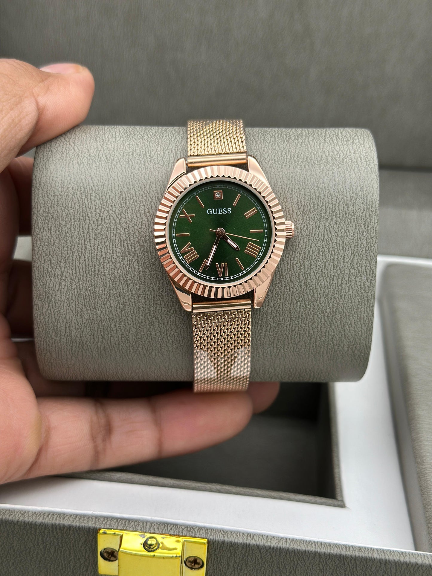 GUESS LADDIES WATCH