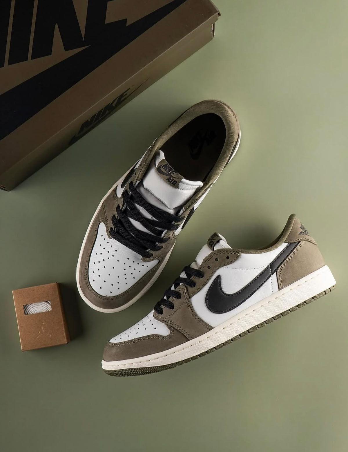 NIKE AIR JORDAN 1 LOW OG MEDIUM OLIVE