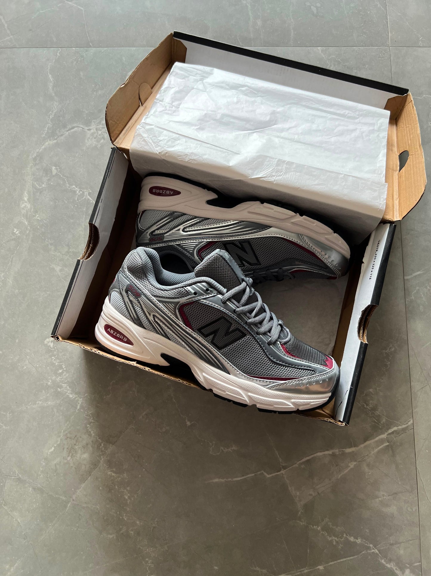 NEW BALANCE 509