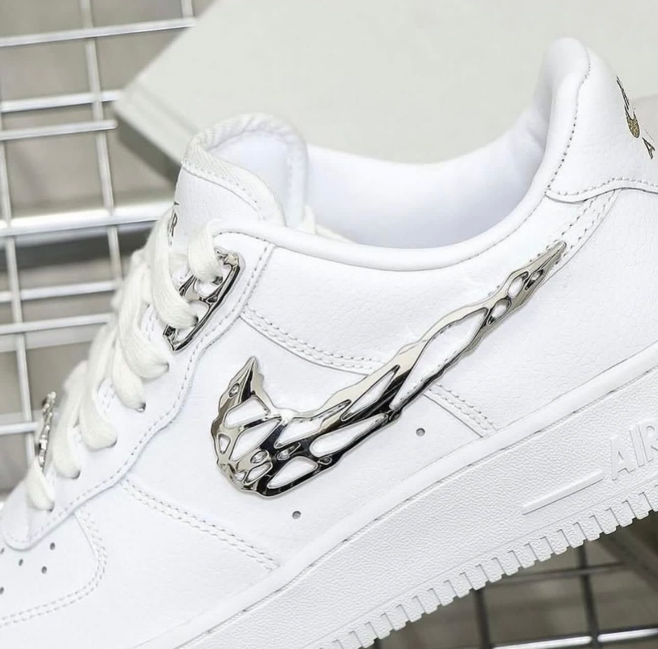 NIKE AIRFORCE 1 MOLTEN METAL