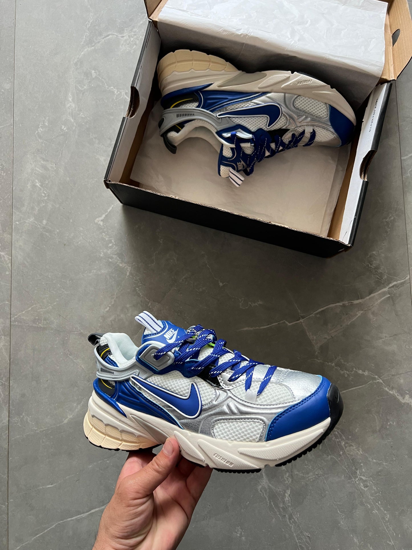 NIKE RUN V2K 2026