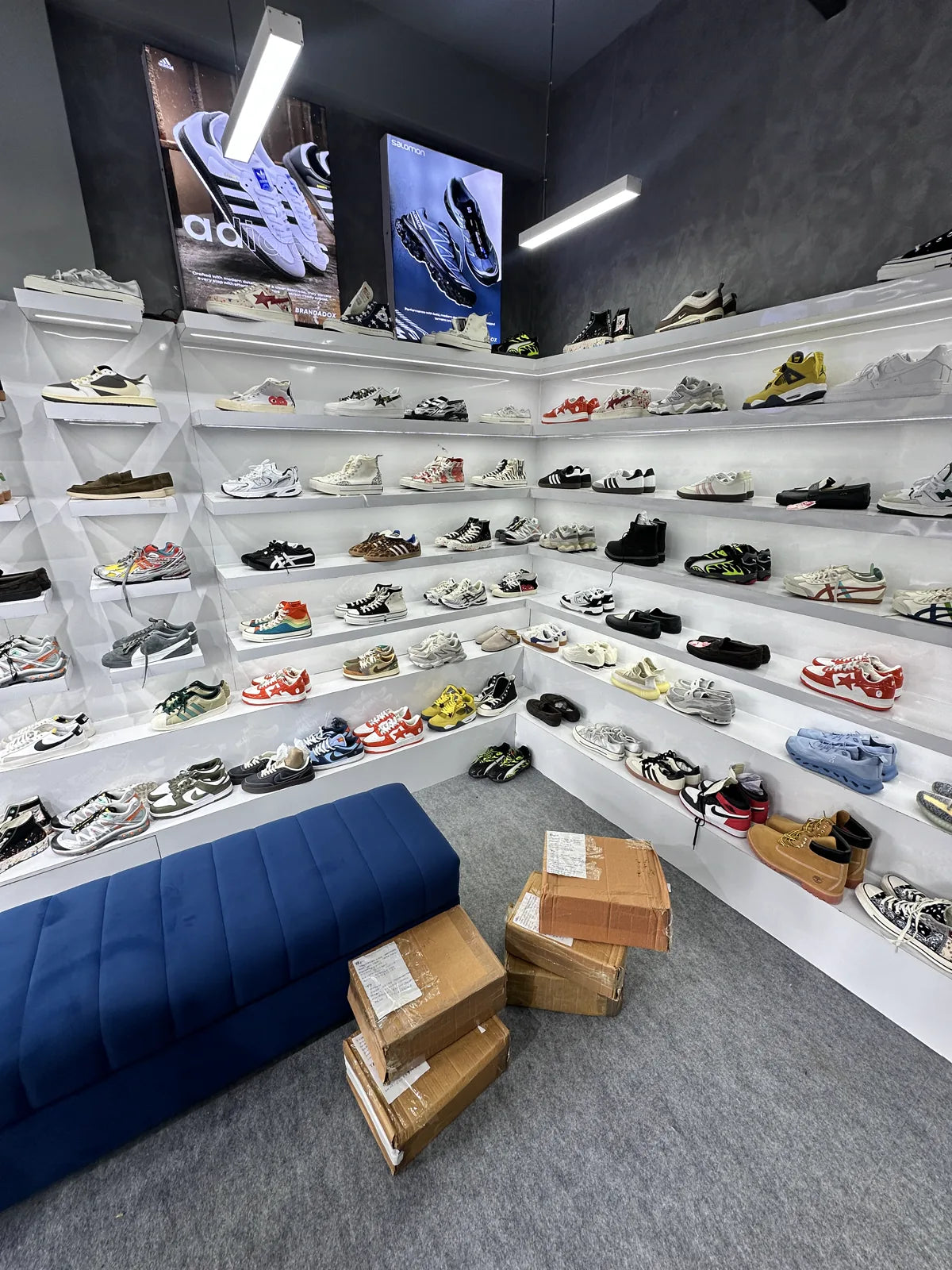 Wide view of the Brandadox footwear store